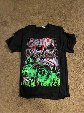 Grave Digger Black Short Sleeve Graphic Tee monster trucks